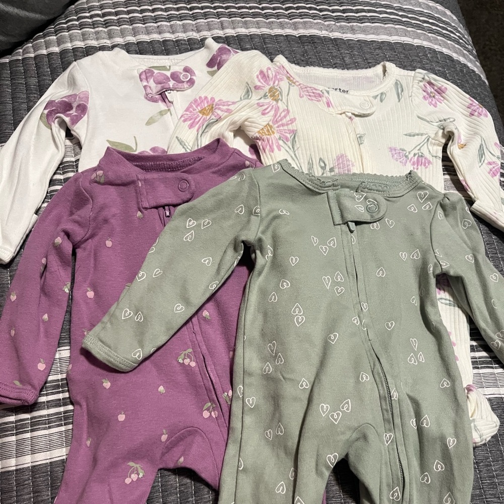 I'm selling this 4 piece set of baby pjs!